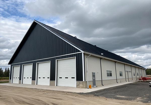 double slope metal frame warehouse